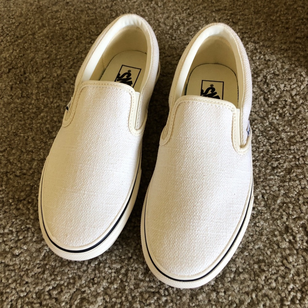 NWT White Vans Canvas Slip-On (Women’s Size 8.5/Men’s Size 7)